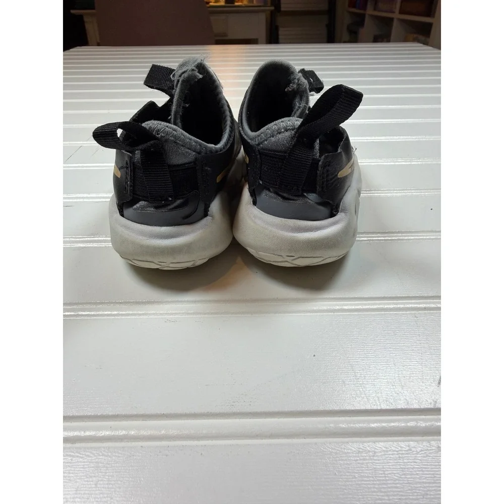 Nike Flex Runner 2 Toddler 7C Black Gold Slip On Sneakers DJ6039-007